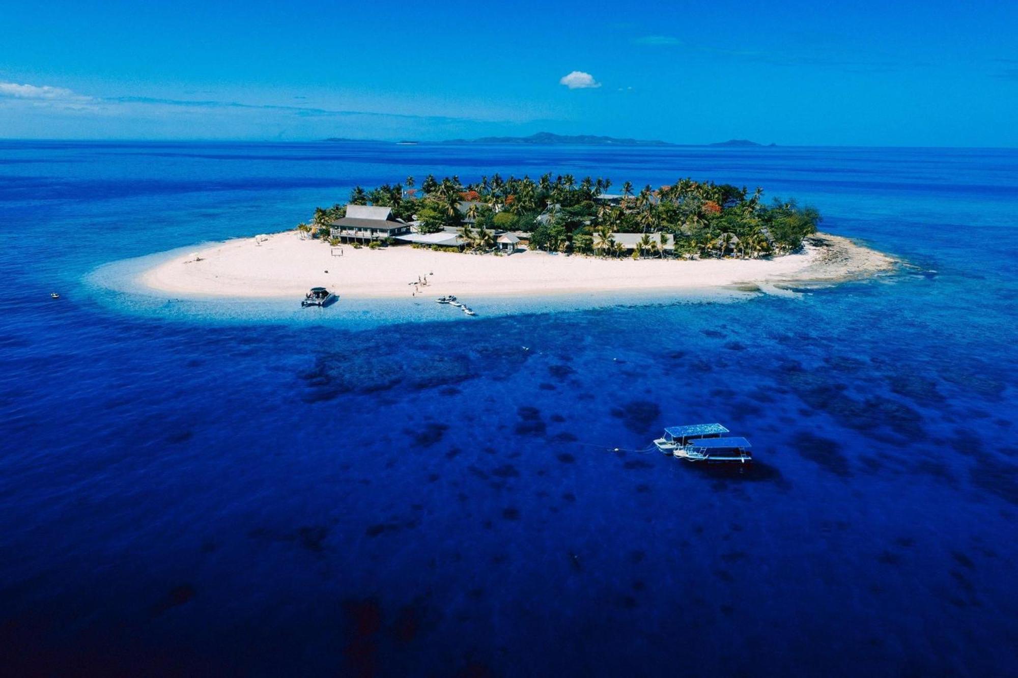 Ratu Kini Dive & Stay Mana Island Exterior photo