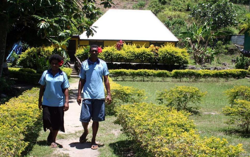 Ratu Kini Dive & Stay Mana Island Exterior photo